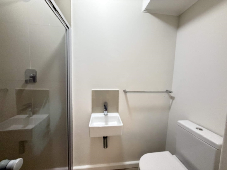 To Let 2 Bedroom Property for Rent in Claremont Upper Western Cape